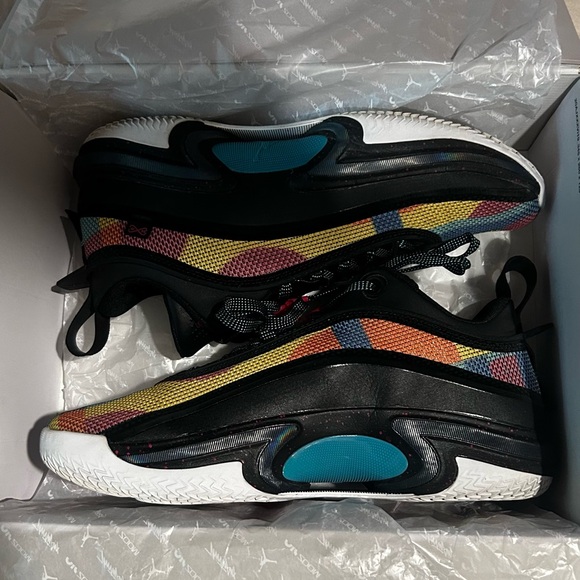 Jordan #36 size 11 1/2 in excellent condition - Picture 2 of 11